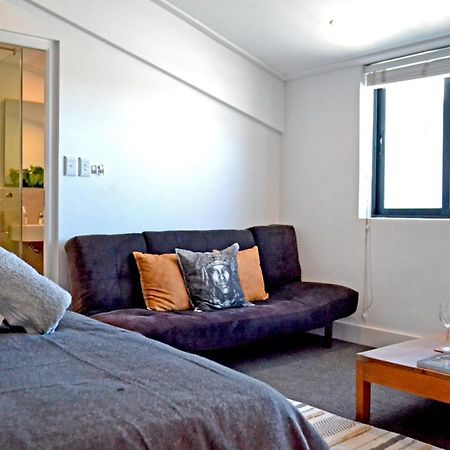Central Modern Studio Apartment, Hermanus Waterfront Eksteriør billede