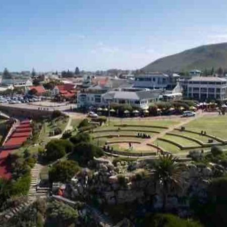 Central Modern Studio Apartment, Hermanus Waterfront Eksteriør billede