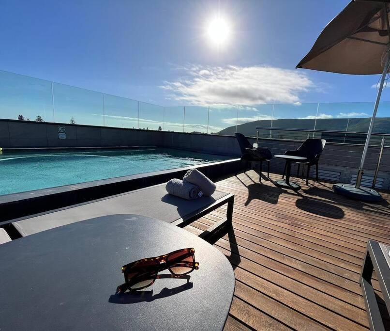 Central Modern Studio Apartment, Hermanus Waterfront Eksteriør billede