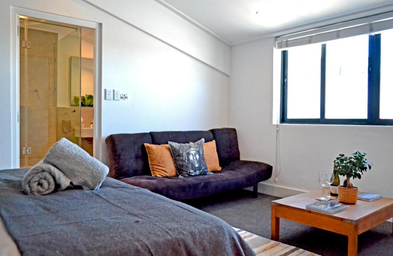 Central Modern Studio Apartment, Hermanus Waterfront Eksteriør billede